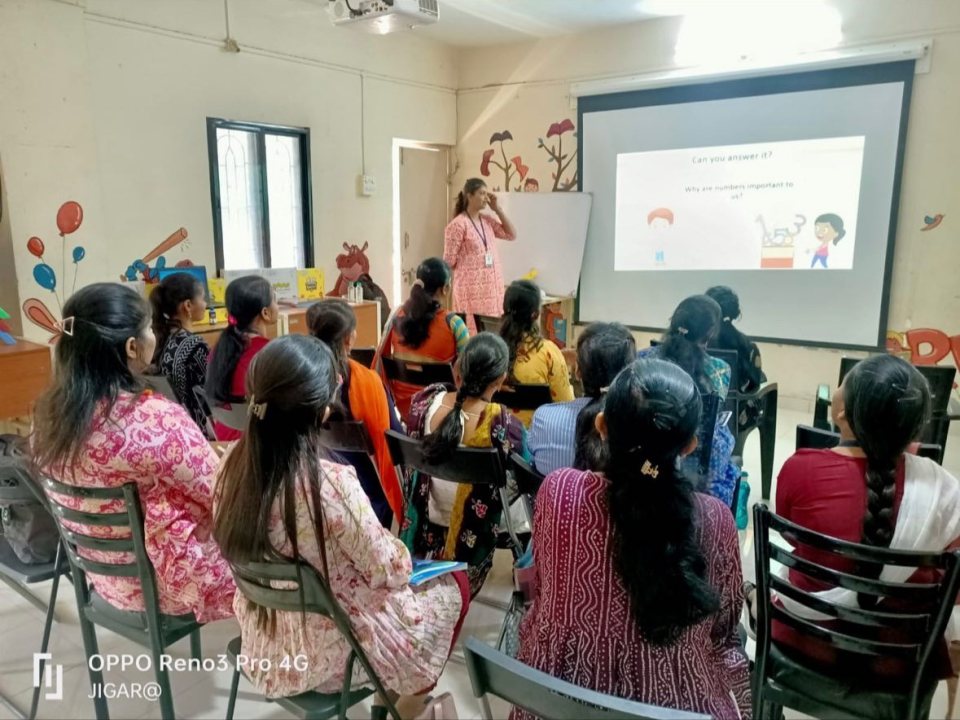 A session in the workshop room