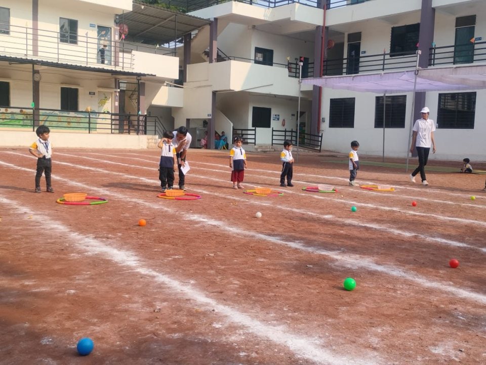 The obstacle round for the youngest classes